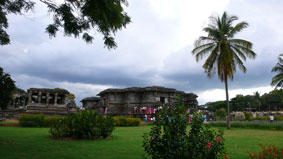 храм Хойсалешвар