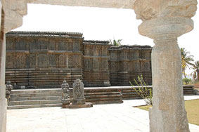 храм Кедарешвар