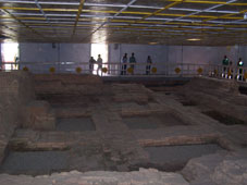 Внутри храма